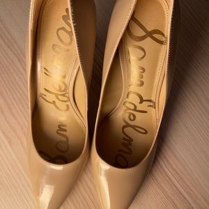 Pointed Toe Heel, 6.5, patent leather nude color, 4 inch heel